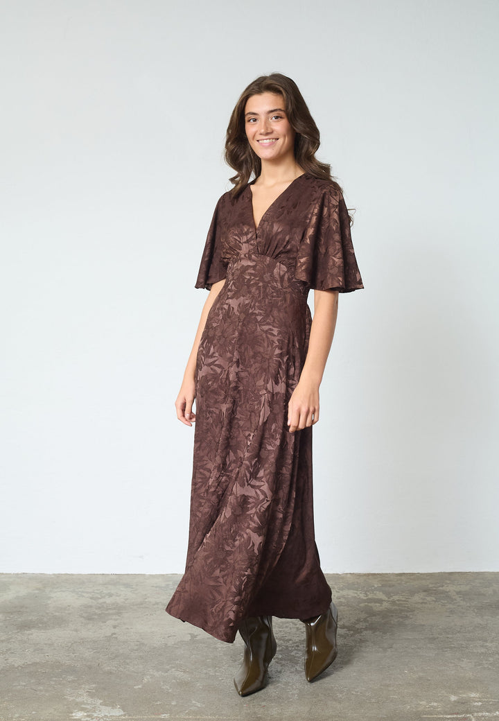 Sisters Point - Gisela-Dr23 19531 - 813 - Brown Flower