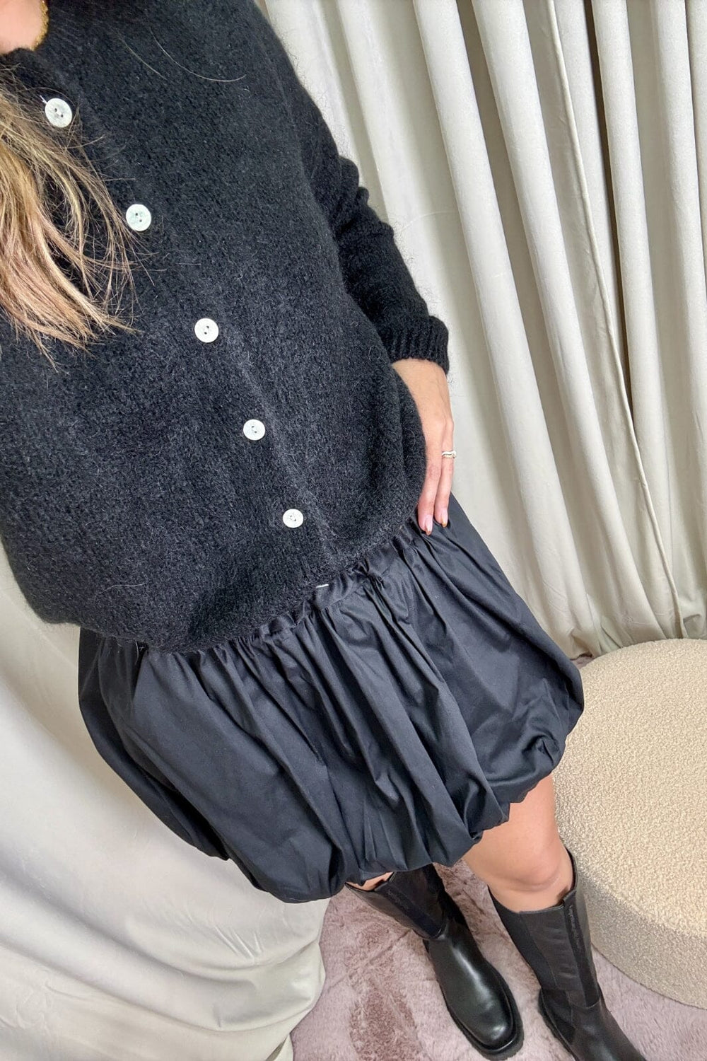 A-bee - Short Balloon Skirt 6512 - Black Nederdele