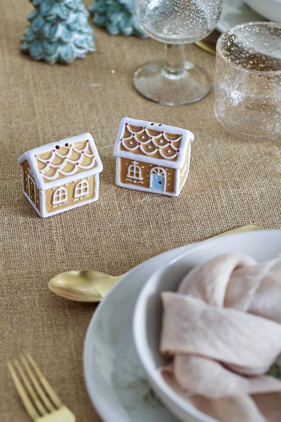 Bloomingville - Ginnie Salt & Pebersæt, Brun, Keramik - L6xH6xW4,5 cm, Set of 2 Jul