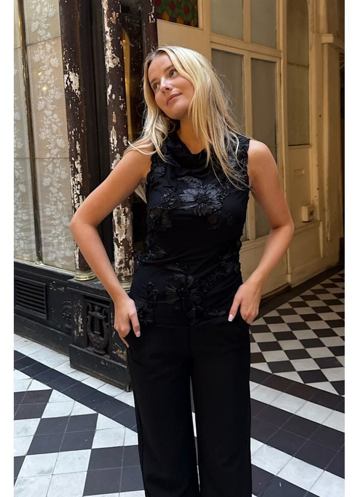 BYIC - Miraic Mesh Top A23927 - Black Flower Toppe