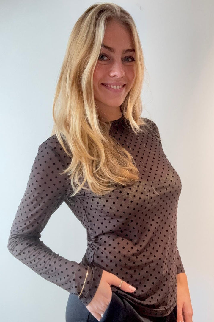 Continue - Annie Mesh Dott 15067 - Brown Bluser