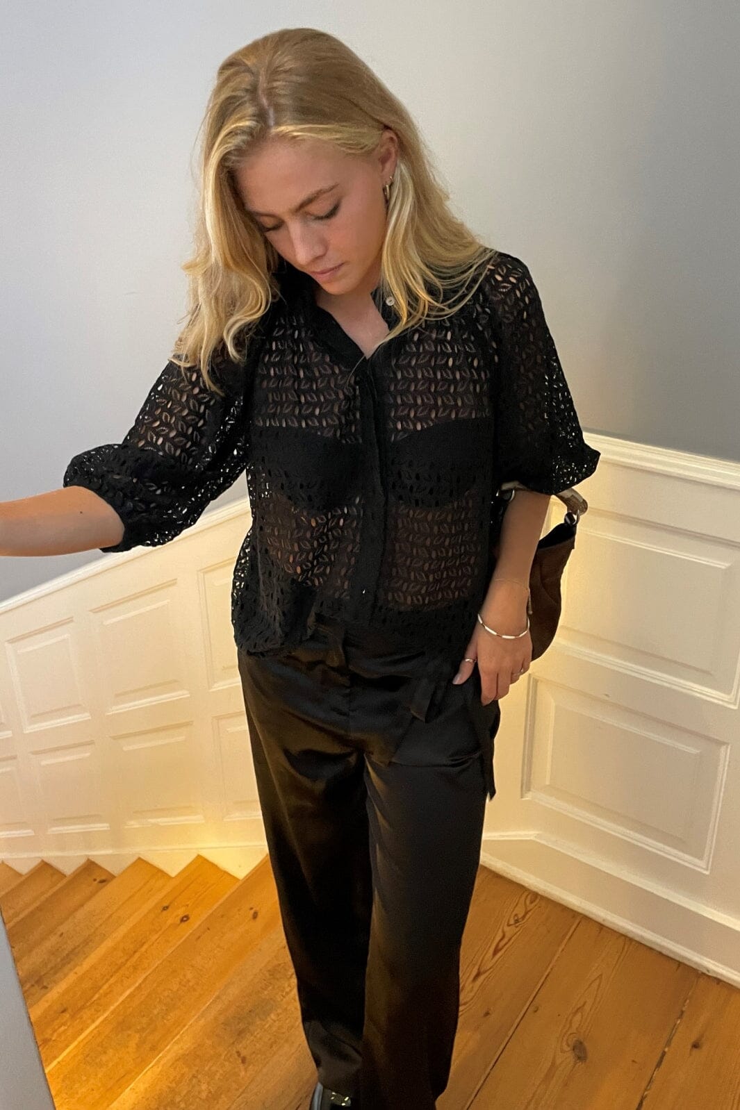 Continue - Sia Latte - 01 Black Bluser