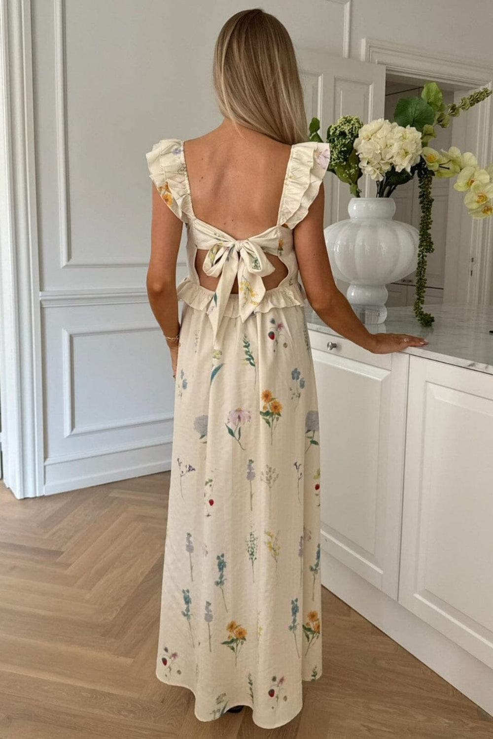 Forudbestilling - BYIC - Melbaic Dress - owfp Off White Flower Print Kjoler