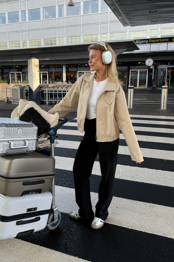 Forudbestilling - BYIC - Sarahic Short Jacket A23725 - Beige Jakker