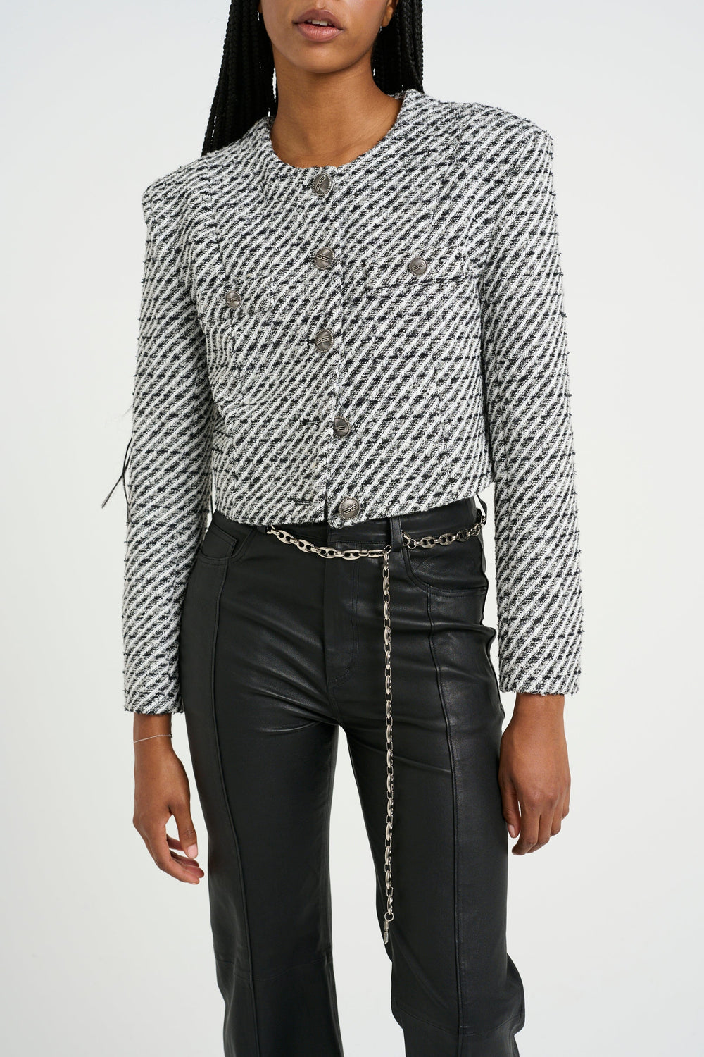 Forudbestilling - Gestuz - Amilinagz Jacket 10909601 - 106885 Blacknwhite Lurex Twill Jakker