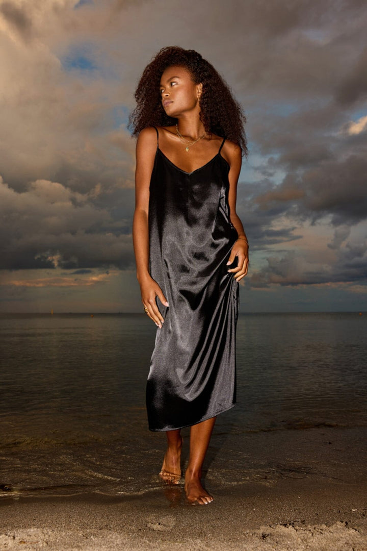 Forudbestilling - Hunkøn - Chantal Slip Dress - Black Kjoler