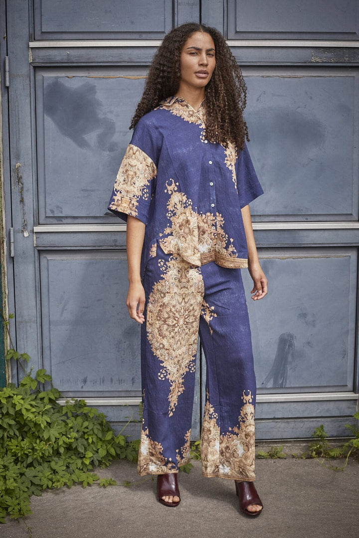 Love & Divine - Love1176-5 19182 - 800 - Navy/Paisley