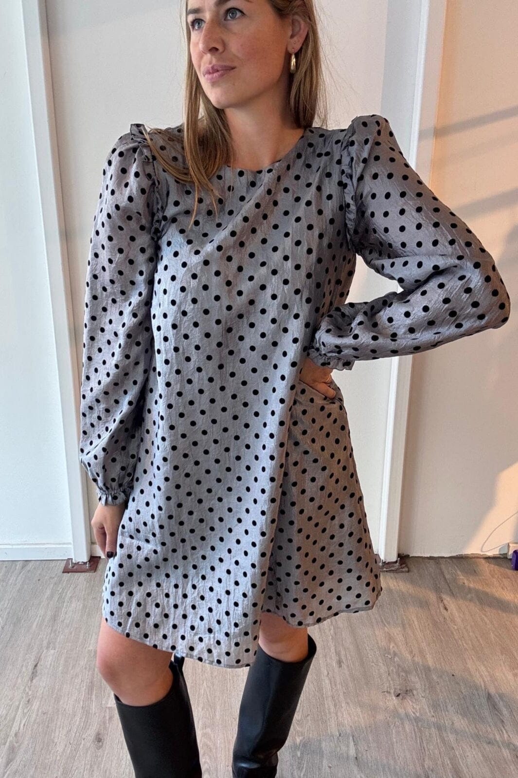 Forudbestilling - Love & Divine - Love870-1 18314 - 804 - Silver/Dot Kjoler