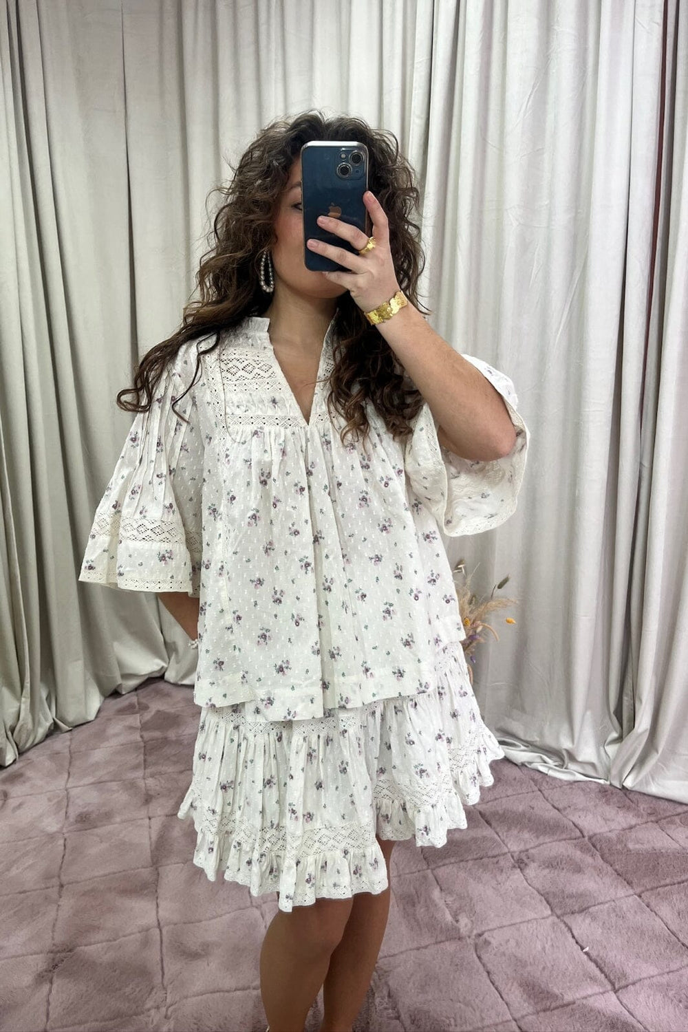 Forudbestilling - Neo Noir - Callia Dobby Flower Skirt 165280 - 121 - Off White Nederdele