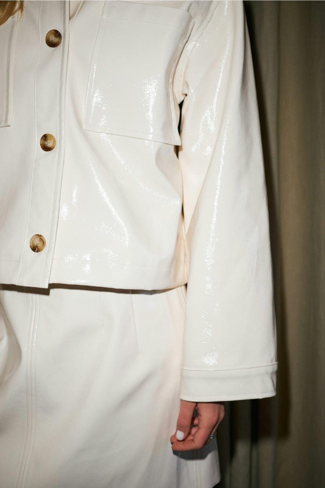 Forudbestilling - Neo Noir - Hemie Patent Skirt 164659 - 122 - Creme Nederdele