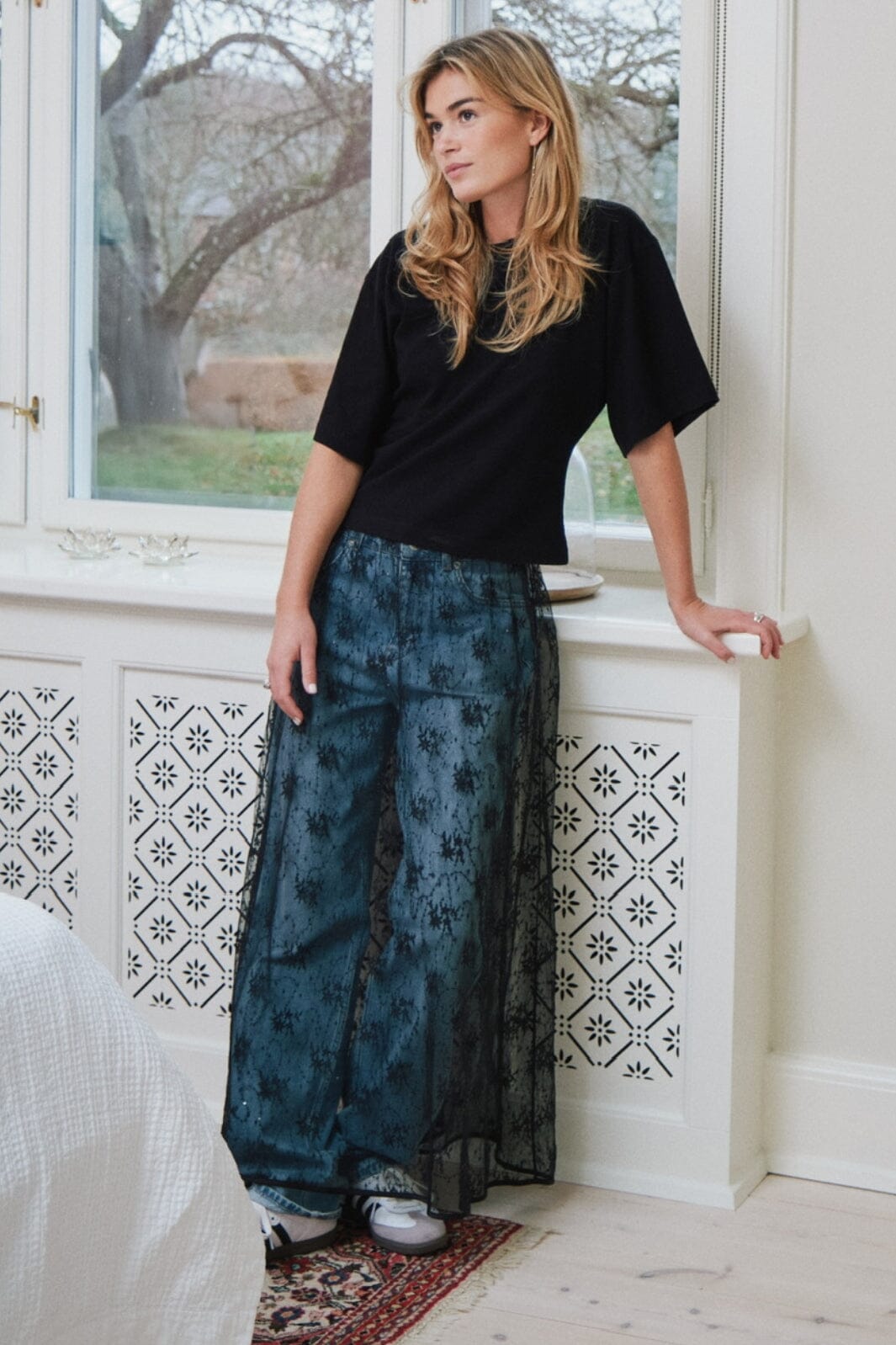 Forudbestilling - Neo Noir - Loreta Lace Sequins Skirt 164611 - 100 - Black Nederdele