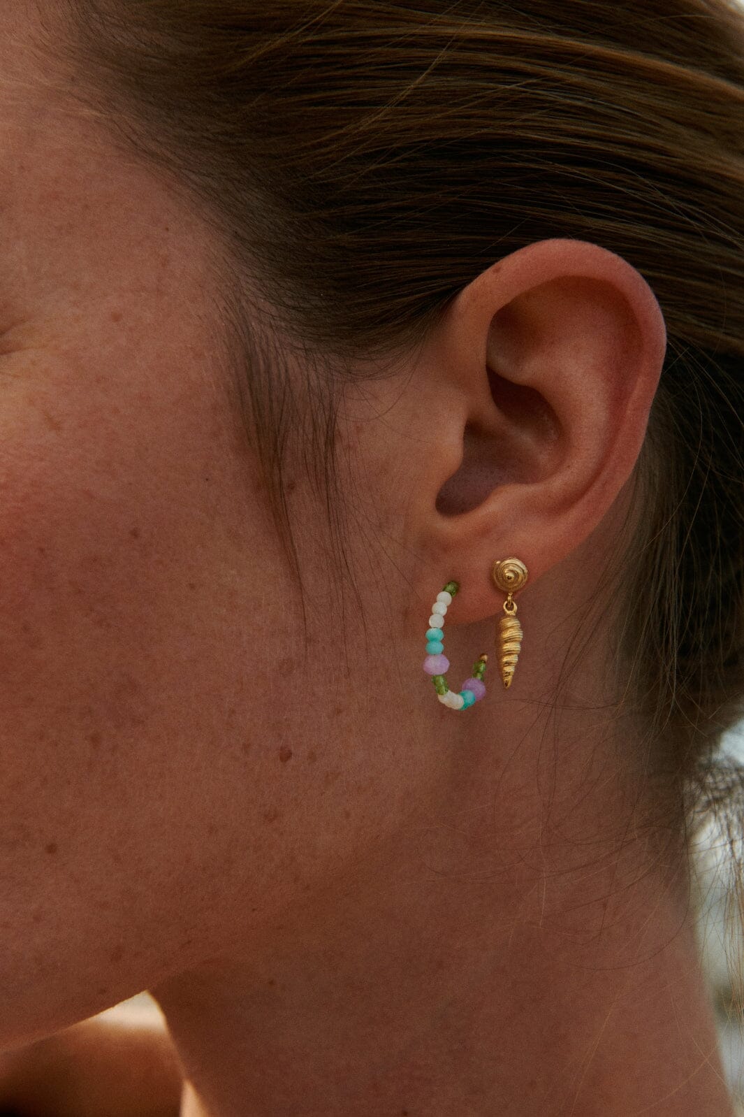 Forudbestilling - Pernille Corydon Jewellery - Sea Colour Hoops - Gold Øreringe