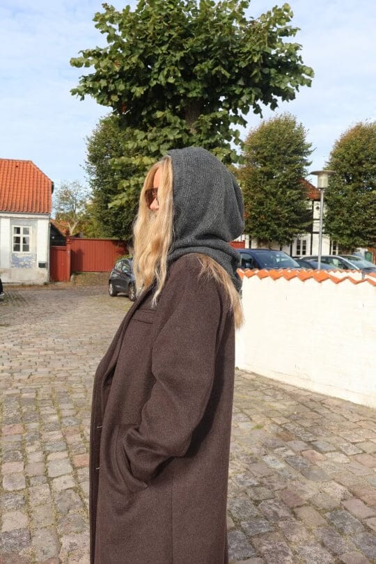 Forudbestilling - Valentin Studio - Knitted Balaclava - 132 Antracit Strikbluser