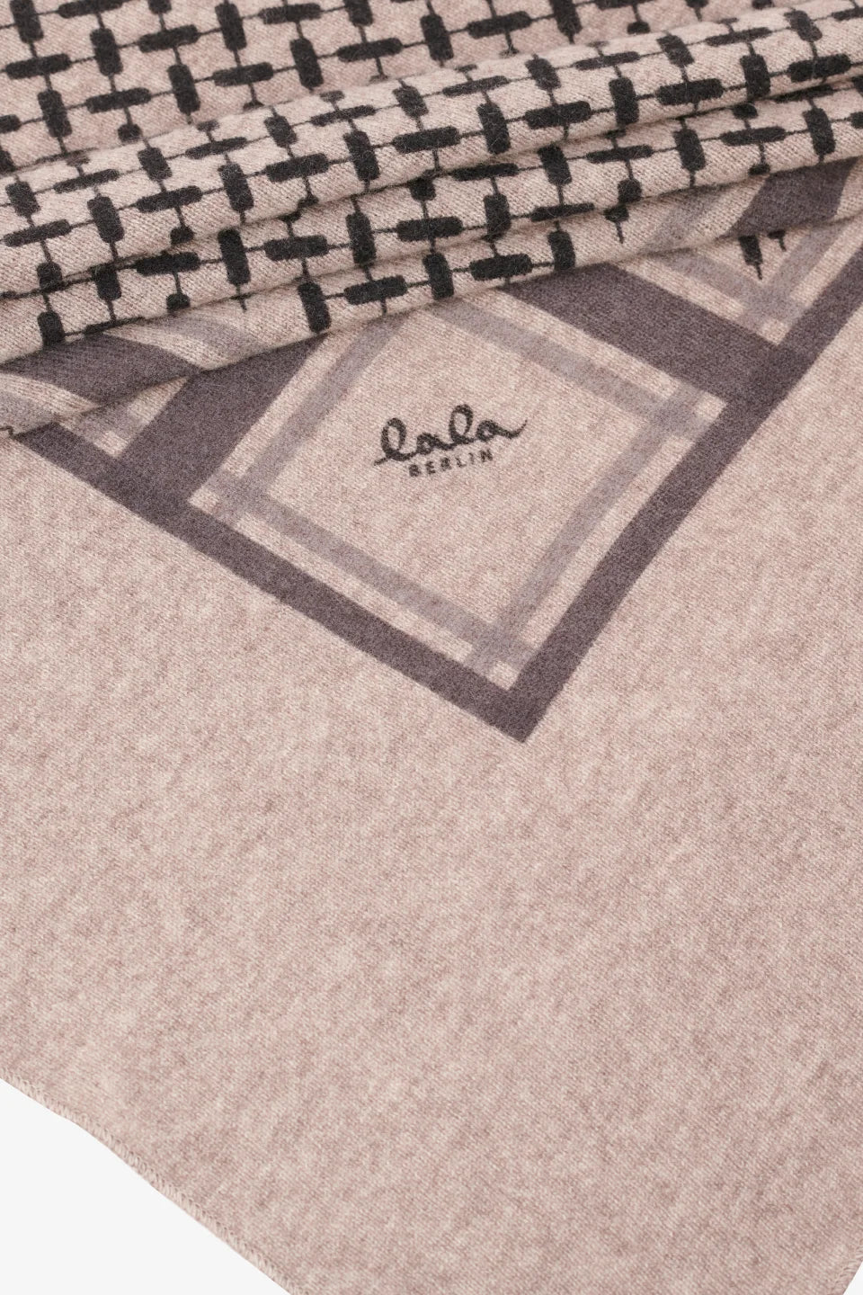 Lala Berlin - Triangle Trinity Classic XS - Stradivari Dark Brown Melange Tørklæder