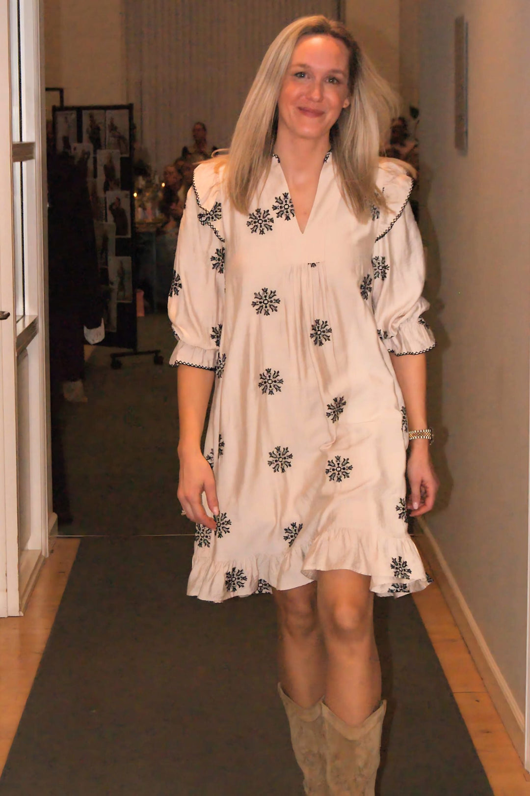 Love & Divine - Love1235-1 18775 - 811 - Bamboo/Black Flower Kjoler