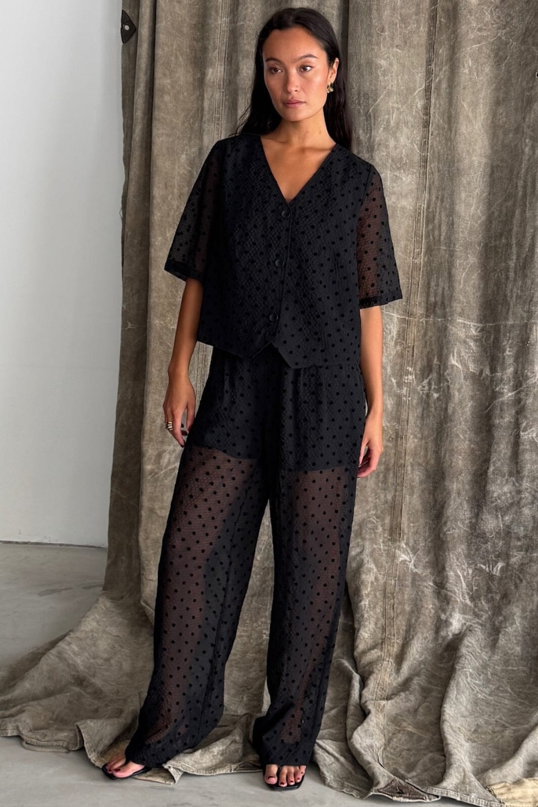 Love & Divine - Love1418 19191 - 001 - Black Dot Skjorter