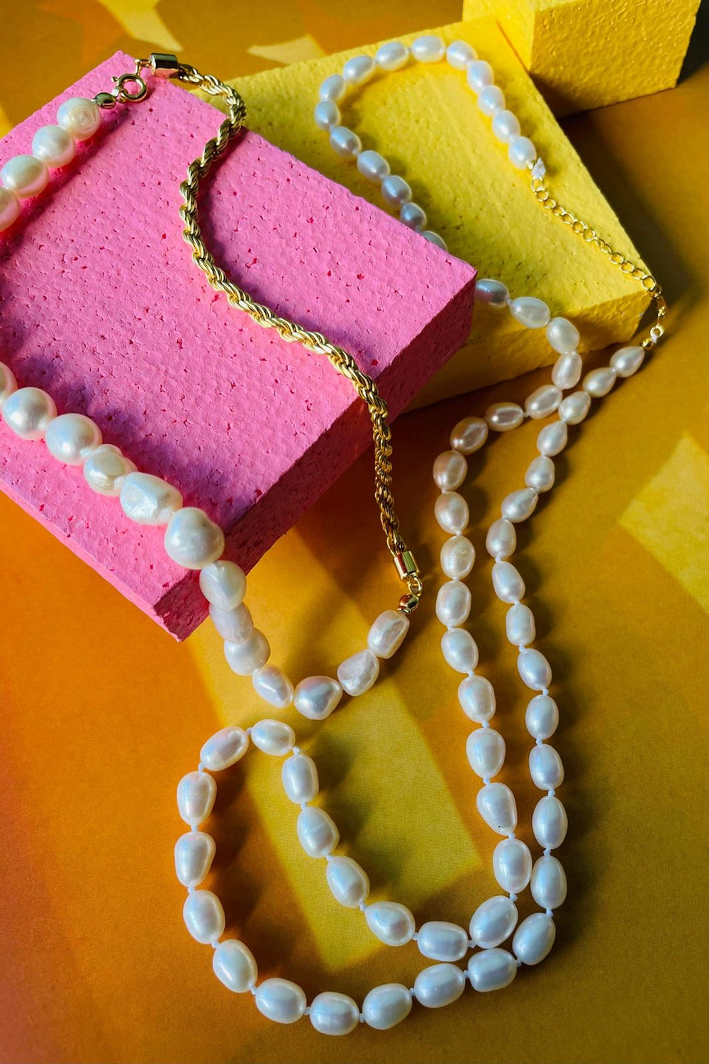 Mellow Moon - Perle Halskæde Med Guld Kæde - Guld Halskæder