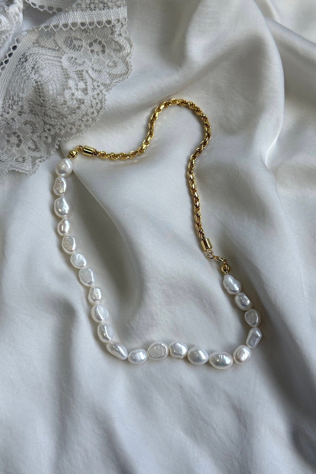 Mellow Moon - Perle & Robe kæde - Forgyldt Halskæder