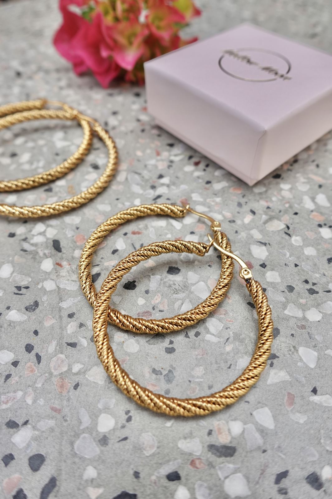 Mellow Moon - Snoede hoops - Guld Øreringe