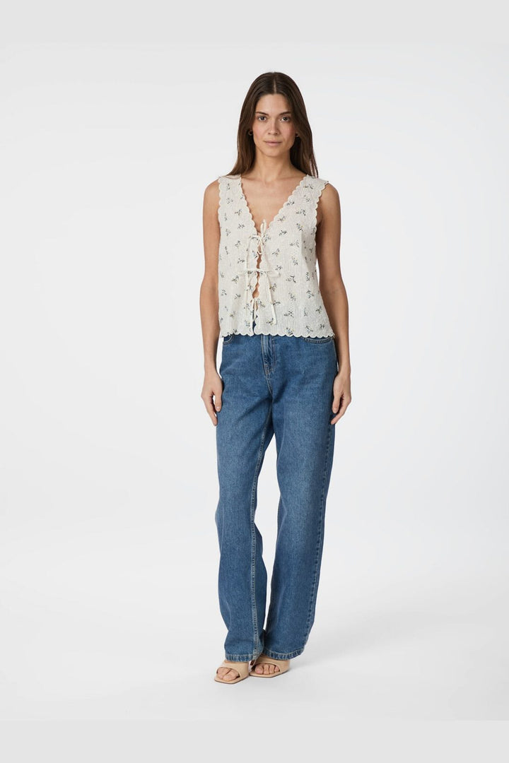 Neo Noir - Bibi Embroidery Print Top 165122 - 121 - Off White