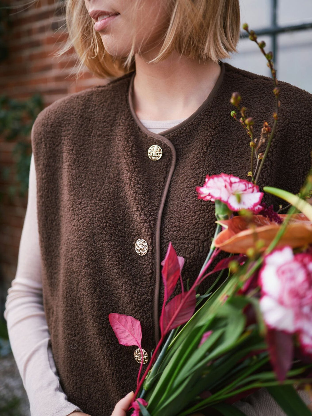 Neo Noir - Mariko Teddy Vest 164594 - 676 - Dark Brown Frakker