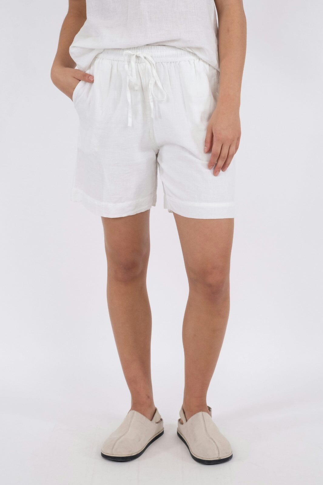 Neo Noir - Shea Linen Shorts - White Shorts