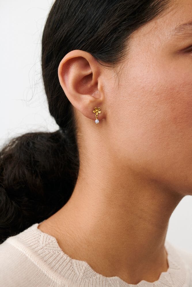 Pernille Corydon - Moonstone Poppy Earsticks e-370-gp - Gold Plated Øreringe