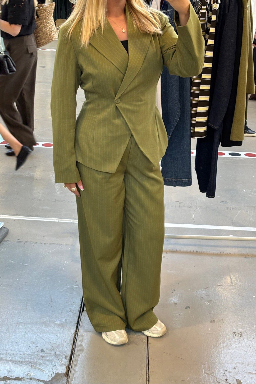 Pieces - Pcfalka Ls Fittet Pinstriped Blazer - 4985125 Sphagnum Pinstripe Blazere