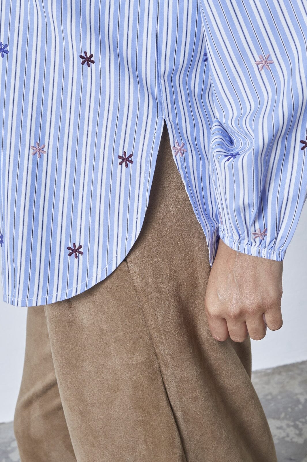 Sisters Point - Istea-Sh2 19152 - 834 - Blue Stripe