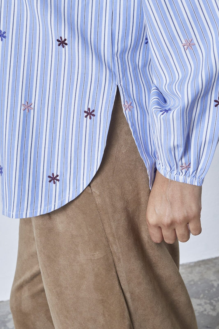 Sisters Point - Istea-Sh2 19152 - 834 - Blue Stripe