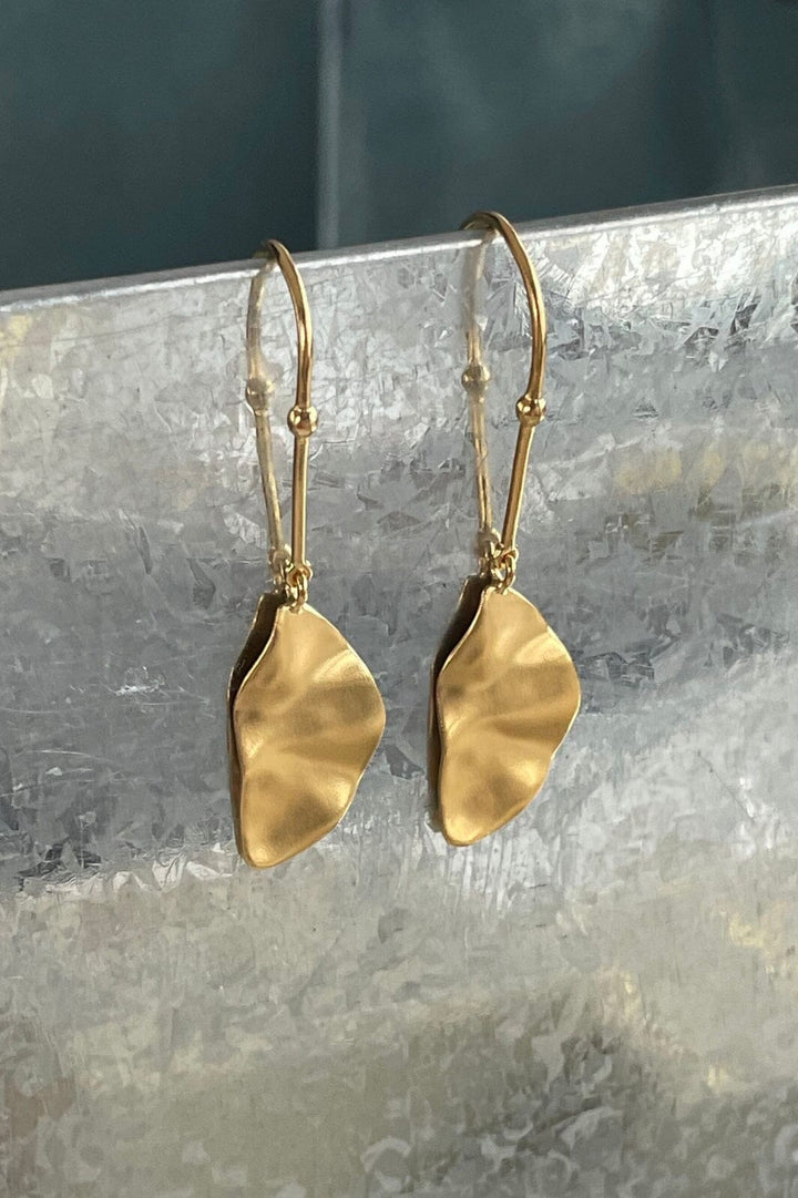 Stine A - Hook With Golden Refection Moon Earring Right - Single - 1341-02-R Øreringe