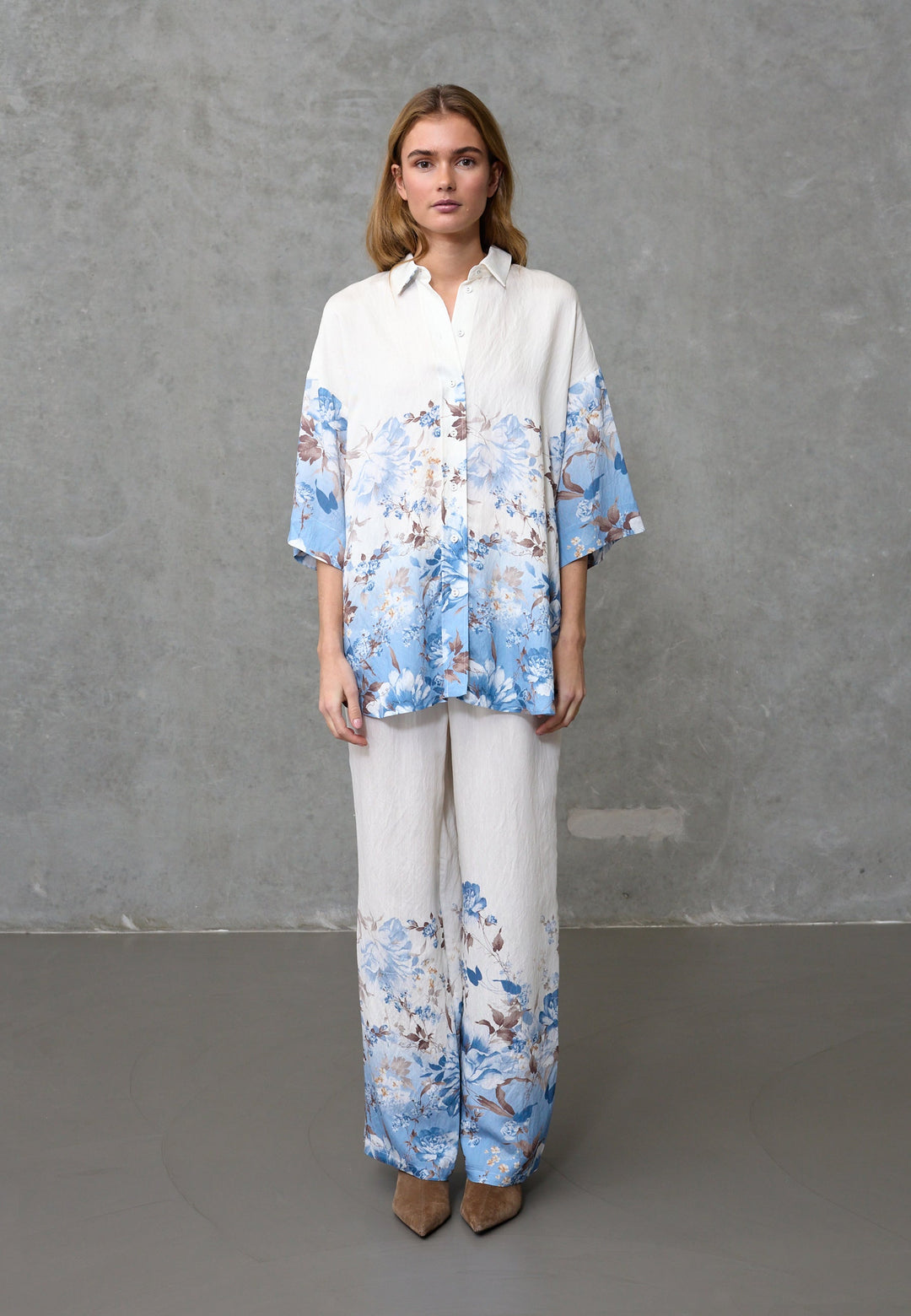 Love & Divine - Love207-44 19857 - 812 - Blue/Brown Flower