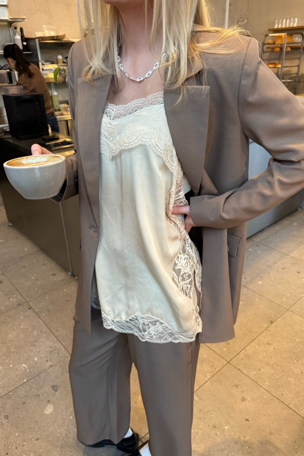 Sisters Point - Isolde-St 19584 - 115 - Cream