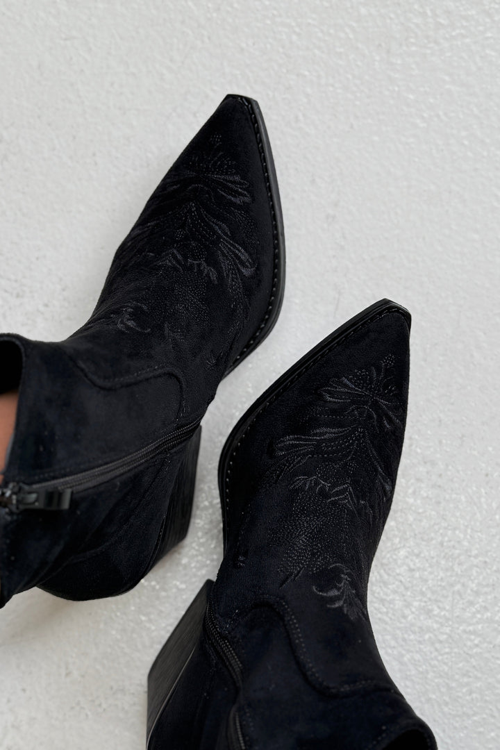 Bloom - Camila Boot - Black
