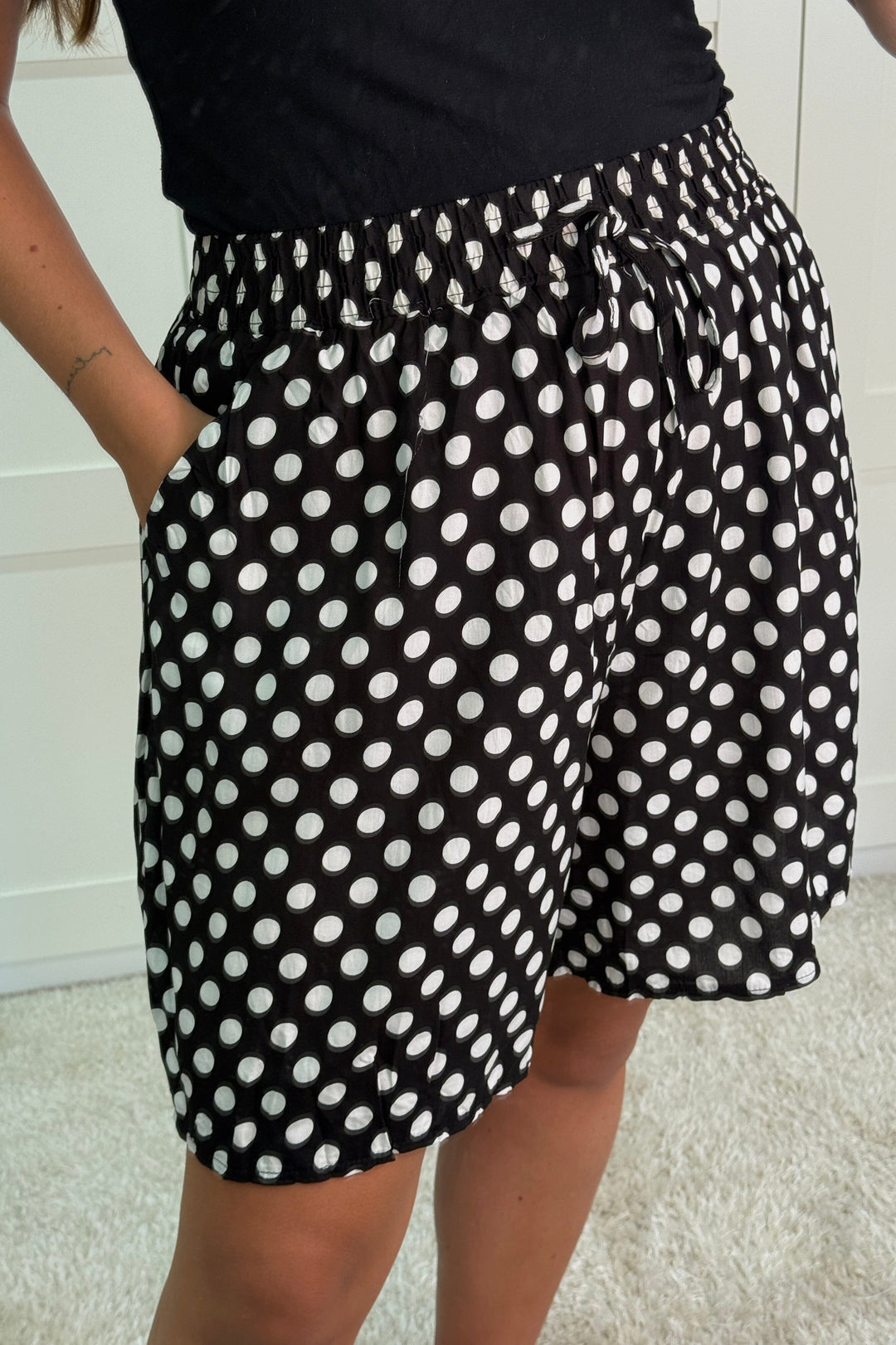 A-bee - Alyssa Shorts - Black Shorts 