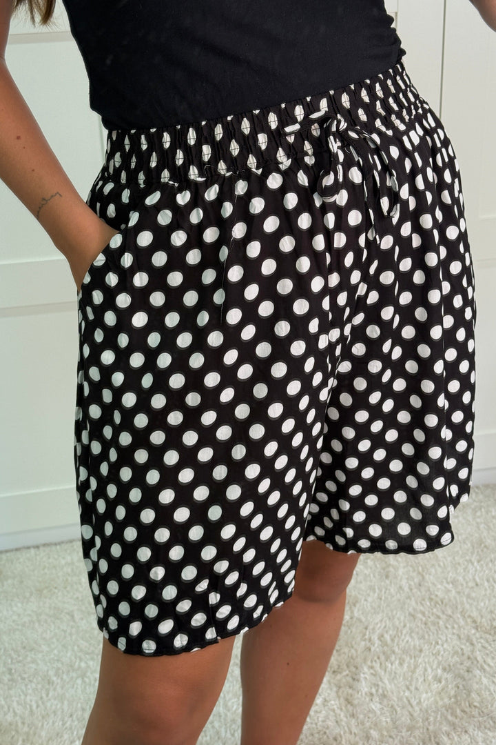 A-bee - Alyssa Shorts - Black Shorts 