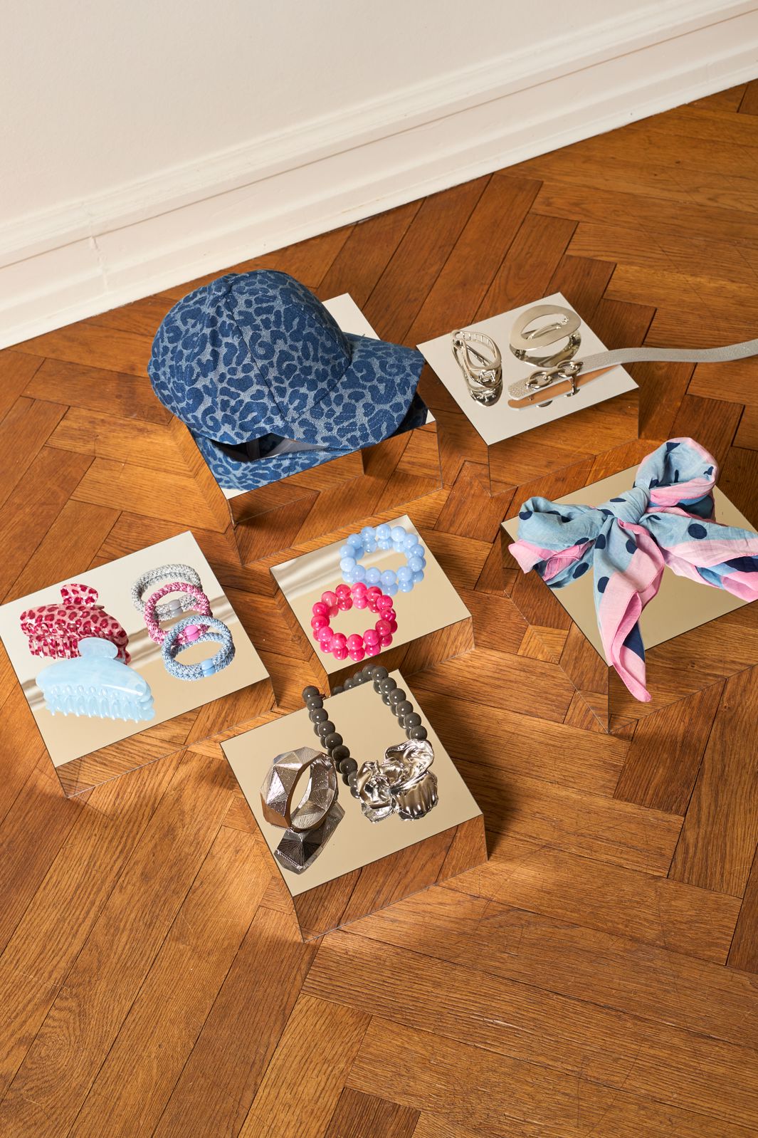 Black Colour - Bcflow Matt Hair Claw 6029 - Matt Silver Coloured