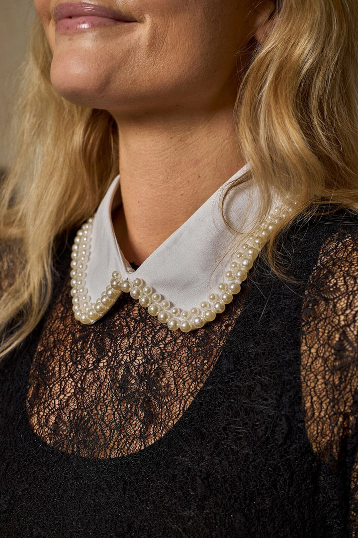 Black Colour - Bckira Collar 208482 - White