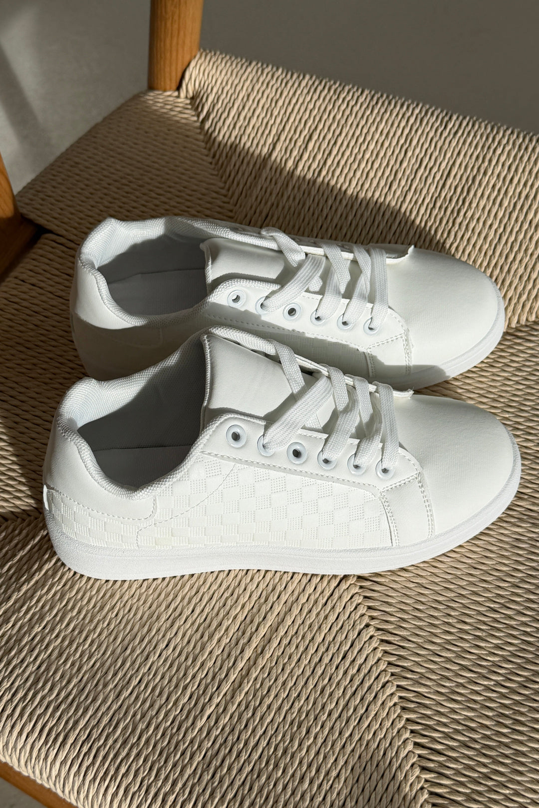 Bloom - Azalea Sneakers - White Sneakers 