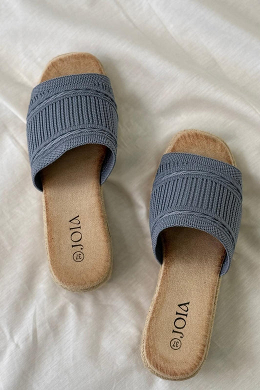 Bloom - Yliana Sandaler - Blue Sandaler 