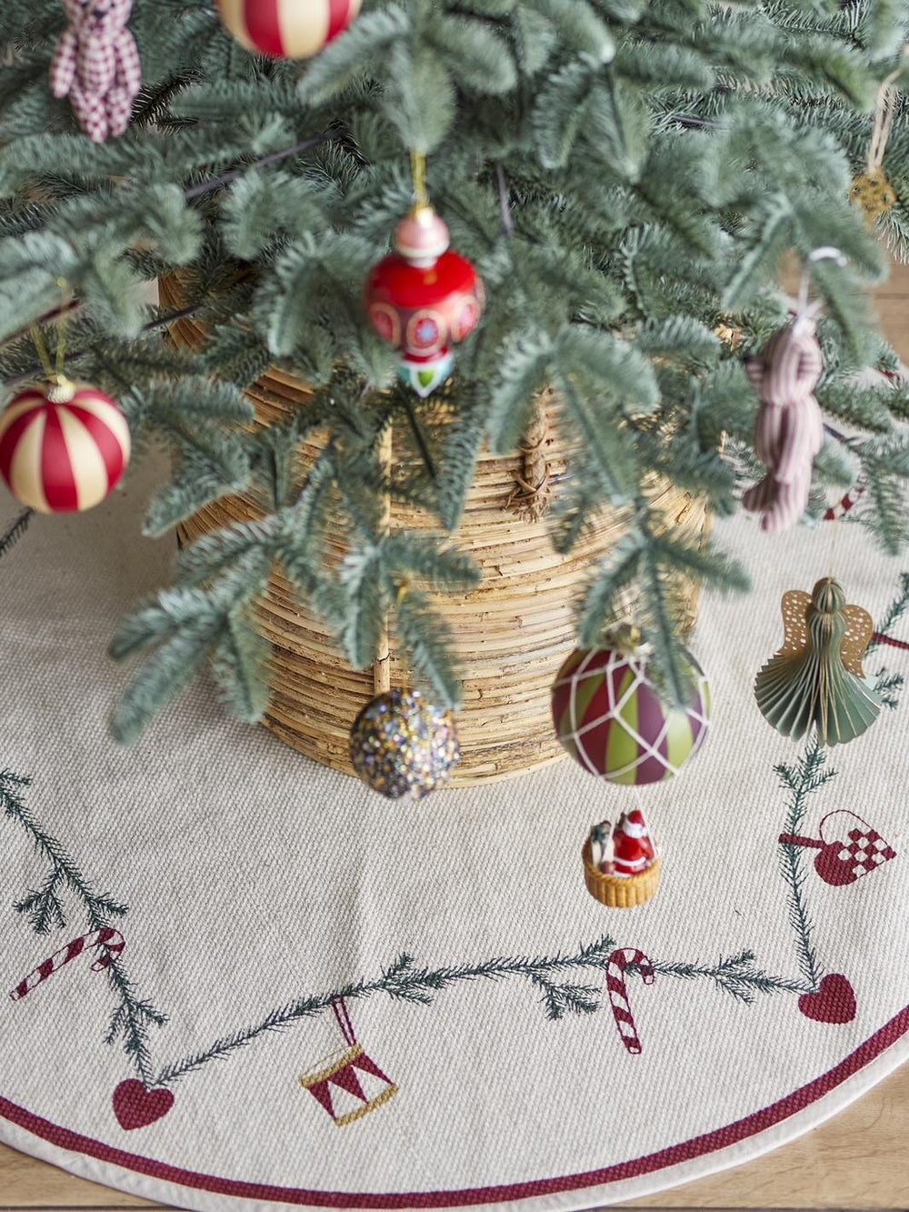 Bloomingville - Yule Juletræstæppe, Rød, Bomuld 82062316 - Red