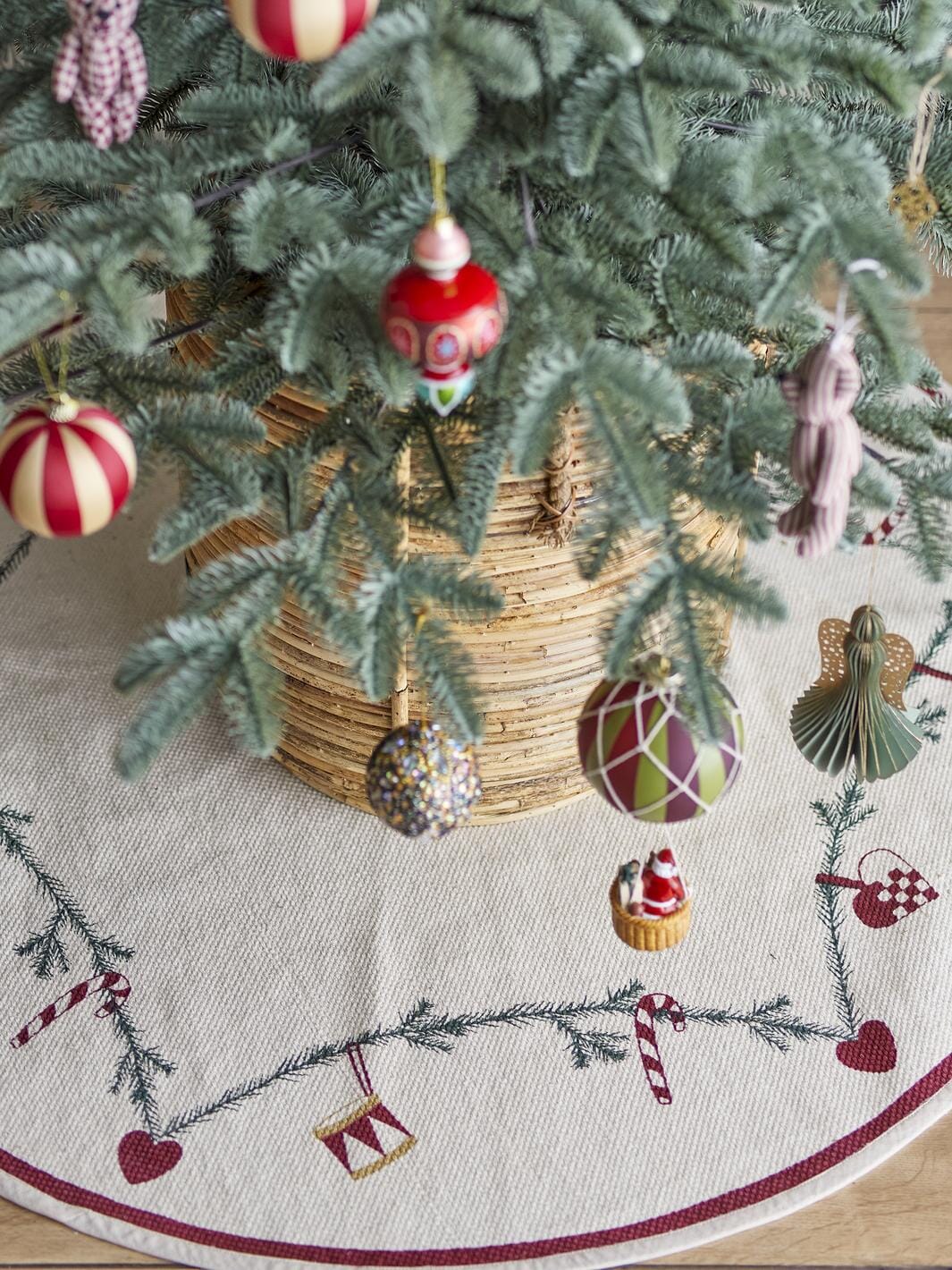 Bloomingville - Yule Juletræstæppe, Rød, Bomuld 82062316 - Red