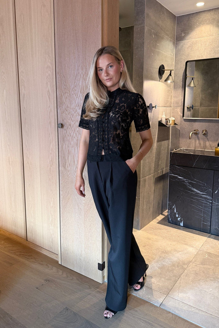Byic - Liljaic Ss Shirt A25297 - Black Lace Skjorter 