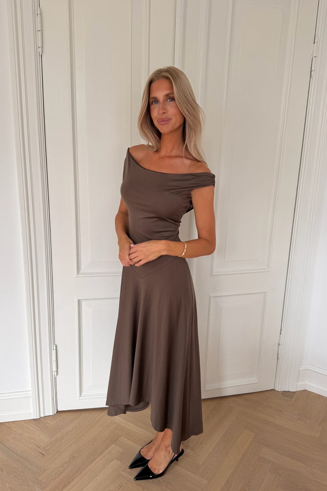 BYIC - Madelynic Dress A25529 - Dark Brown