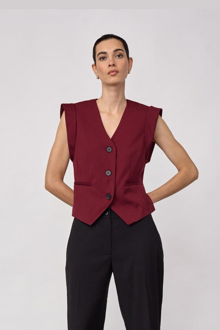 Co´Couture - Volicc Fitted Wing Vest 500287 - 30006 - Berry Red