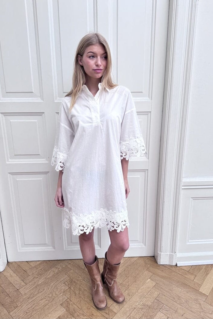 Continue - Klara Embrodery Dress 15188 - White