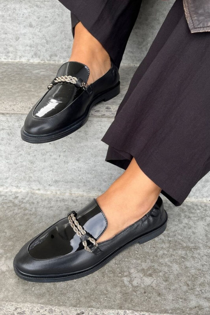 Copenhagen Shoes - Love And Walk Patent - 038 Black Patent Loafers 