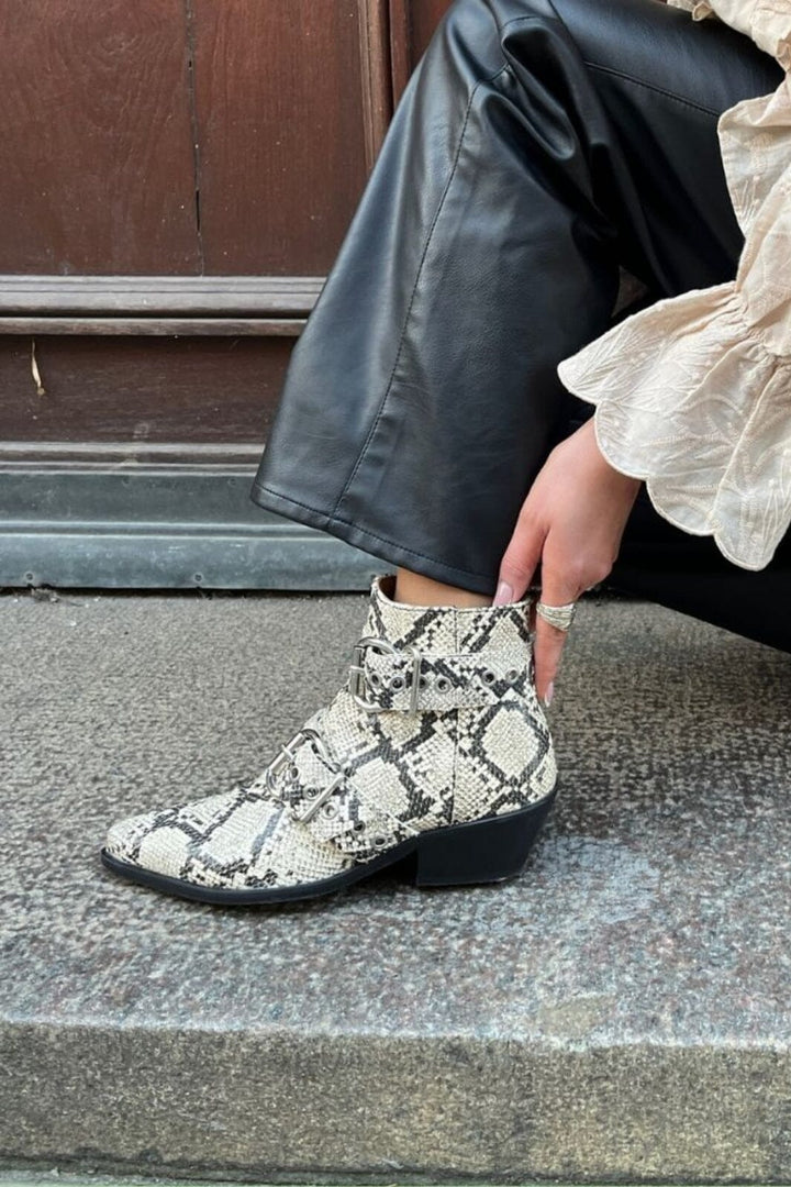 Copenhagen Shoes - Move For More Sn CS8623 - 0094 - Black/Off White Støvler 