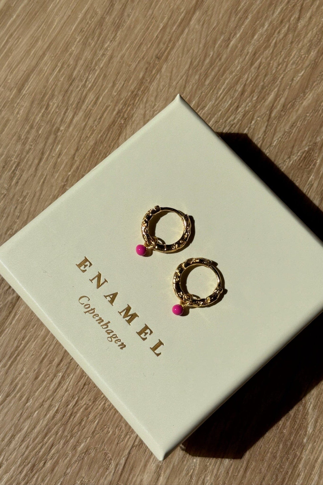 Enamel Copenhagen x Molly&My - Hoops, Belle E245GM - Pink Øreringe 