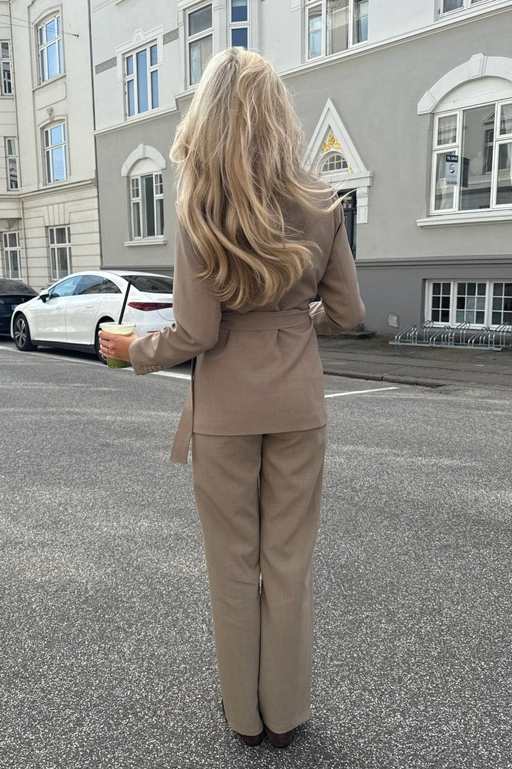 Forudbestilling - BYIC - Elinaic Blazer A23825 - Light Brown Blazere 